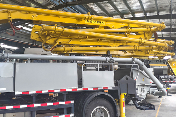 28米攪拌泵車(chē) 28米攪拌泵車(chē)